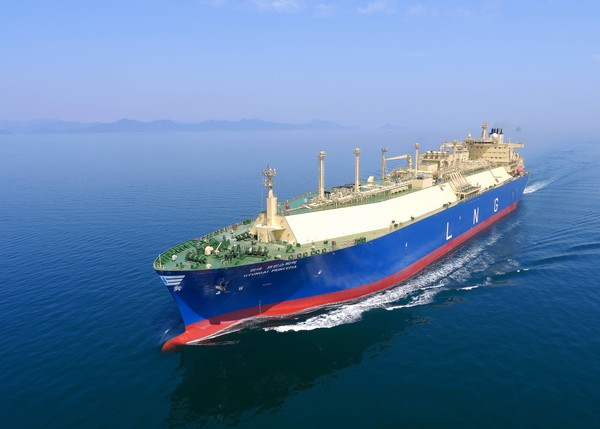 한국 조선업계가 7월 글로벌 선박 수주 1위에 오르며 3개월 연속 수주 1위 자리를 지켰다. 사진은 대우조선해양의 스마트십 솔루션이 탑재된 LNG운반선.