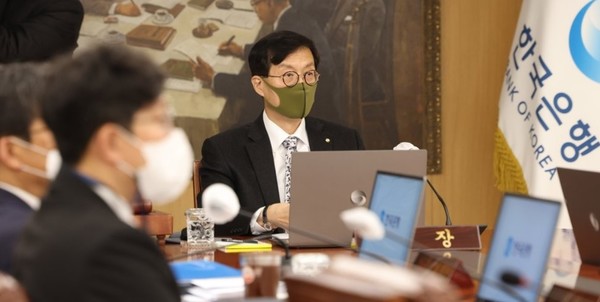 이창용 한국은행 총재가 '금융통화위원회 본회의'를 주재하고 있다. 사진/연합뉴스