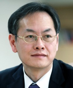 Jang Kyung-deok é um colunista