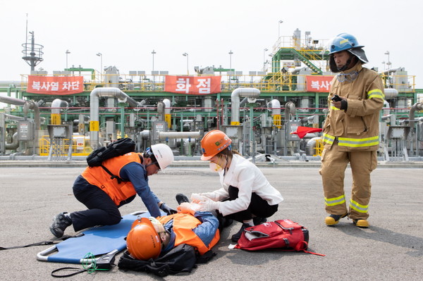 한국가스공사가 18일 인천기지본부에서 예고없이 찾아오는 재난 상황에 대한 안전대응 역량을 강화하기 위해 ‘2023년 재난대응 안전한국훈련’을 실시했다.