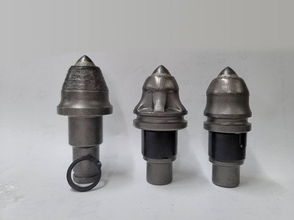 원강의 굴착장비에 사용되는 픽커터 신제품.