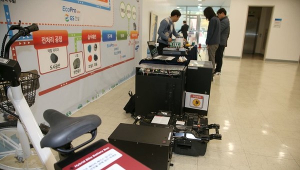 에코프로 주가가 전 거래일보다 9.33% 상승한 120만7000원에 거래를 마감하며 120만원을 넘어섰다. 사진/연합뉴스