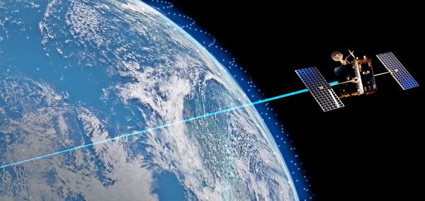 원웹의 위성망을 활용한 한화시스템 ′저궤도 위성통신 네트워크′ 가상도