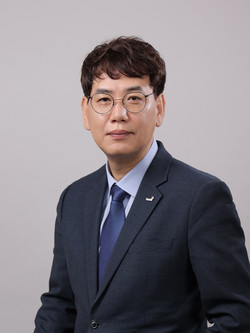 휴비스 김석현 신임대표