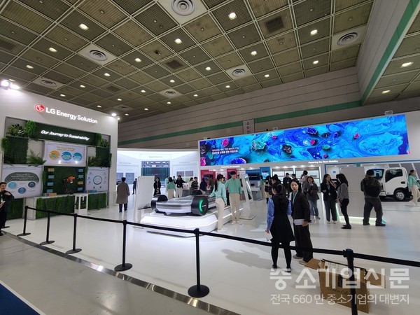 LG에너지솔루션 '인터배터리 2024' 전시회 부스. 사진/김혜준 기자