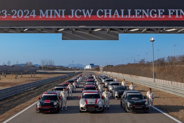 MINI 코리아의 '2023-2024 MINI JCW 챌린지 파이널' 대회가 성황리에 종료했다. 사진/MINI 코리아