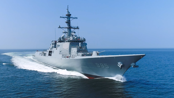 HD현대중공업이 건조해 2024년 말 해군에 인도 예정인 차세대 이지스 구축함(KDX-III Batch-II) 1번함 '정조대왕함'의 시운전 모습. 사진/HD현대중공업