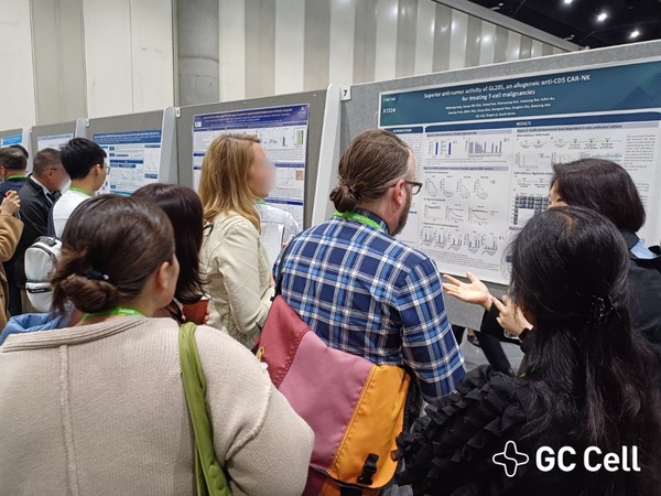 AACR 2024에서 이뤄진 GC셀의 포스터 발표 현장. 사진/GC셀