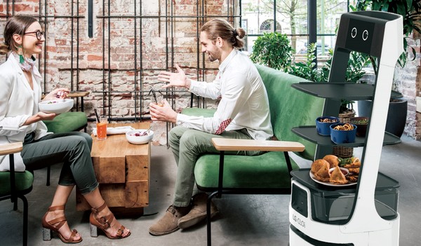 'LG 클로이 서브봇'이 리테일 매장, 호텔, 병원, 식당 등 다양한 공간에서 활동하고 있다. 사진/LG전자