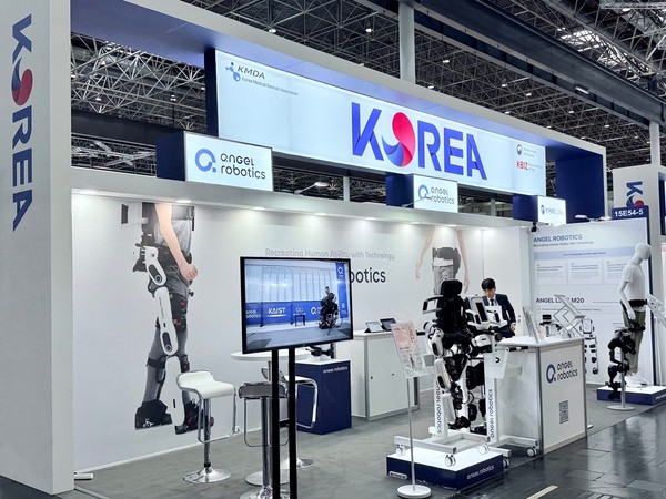 2024 MEDICA에 참가중인 엔젤로보틱스 부스. 사진/엔젤로보틱스