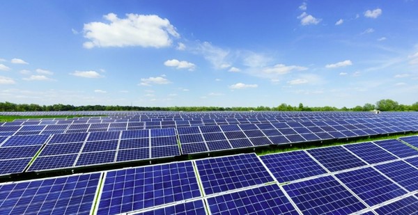 지난해 세계에서 가장 많은 투자를 받은 신기술 분야는 '전력 및 재생 에너지'였던 것으로 나타났다. 대표적인 재생 에네지인 태양광 발전. 사진/게티이미지