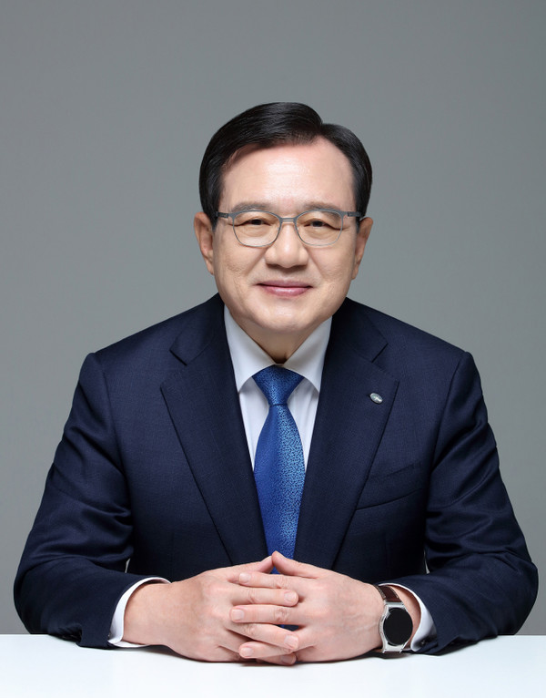 한독 김영진 대표이사 회장. 사진/한독 홈페이지
