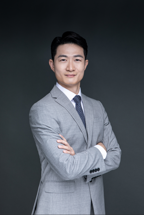                                    김진만 변호사(법률사무소 장우)