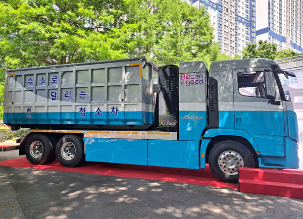 현대자동차가 부산시 수소청소차 전환사업에 맞춰 무공해 수소 차량을 공급한다. 사진/현대자동차