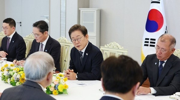 이재명 대통령이 13일 서울 용산 대통령실에서 열린 6경제단체·기업인 간담회에서 발언하고 있다. 사진/연합뉴스