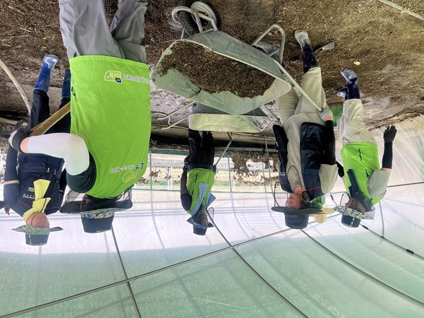 한국토지주택공사(LH)는 지난 16일부터 이어진 집중호우로 인한 침수 등 피해가 발생한 경남 합천군과 진주시 수곡면 수해복구 봉사활동을 22일과 23일 양일간 실시했다,