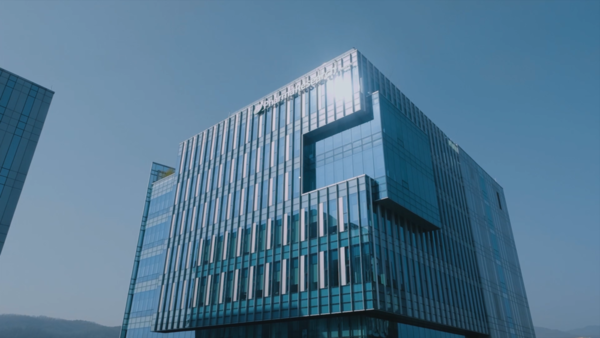 파마리서치가 스킨부스터 '라쥬란'을 통해 실적 고성장을 이뤄내며 글로벌 시장 진출과 포트폴리오 확장을 통해 외형 키우기에 나선다. 사진/파마리서치