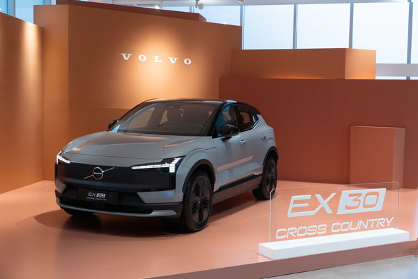 볼보자동차코리아가 브랜드 최초의 순수 전기 크로스컨트리 'EX30 Cross Country'(이하 EX30CC)를 출시하고 본격적인 시판에 나선다. 사진/볼보자동차코리아