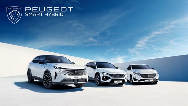 스텔란티스코리아가 오는 30일까지 전국 푸조 전시장에서 푸조의 최신 전동화 기술이 적용된 '올 뉴 3008 스마트 하이브리드'와 '408 스마트 하이브리드', '308 스마트 하이브리드' 대상으로 시승행사를 진행한다. 사진/스텔란티스코리아
