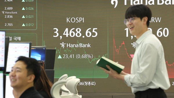 22일 코스피가 전 거래일 대비 23.41포인트(0.68%) 상승한 3468.65에 거래를 마감했다. 사진/연합뉴스