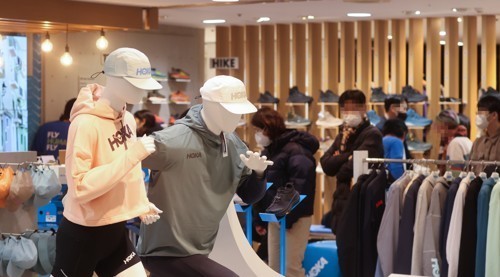 백화점 의류 매장. 사진/연합뉴스