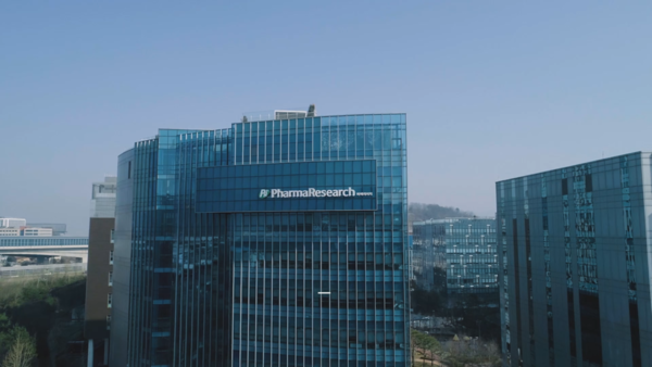 파마리서치가 보유하고 있던 씨티씨바이오의 지분 50%를 매각했다. 사진/파마리서치