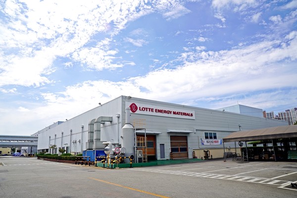 롯데에너지머티리얼즈 익산1공장 전경. 사진/롯데에너지머티리얼즈