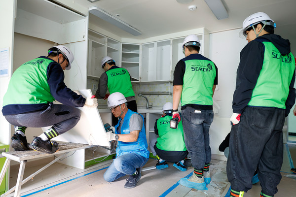 SH는 지난 7일 ‘2025년도 주거 환경 개선 사업’의 일환으로 은평구 아동양육시설 ‘꿈나무마을 파란꿈터’에서 노동조합이 함께 참여하는 노사 합동 임직원 자원봉사를 실시했다.