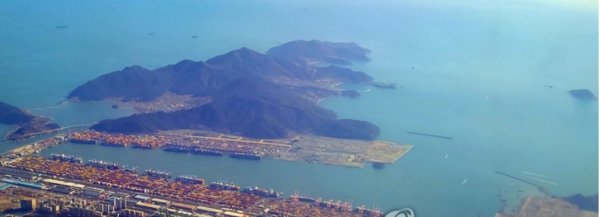 부산 가덕도와 신항 전경. 사진/연합뉴스