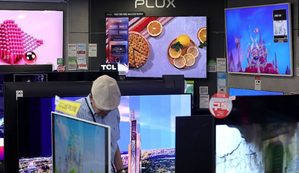 삼성전자와 LG전자가 글로벌 TV 시장에서 높은 점유율을 유지하고 있다. 사진/연합뉴스