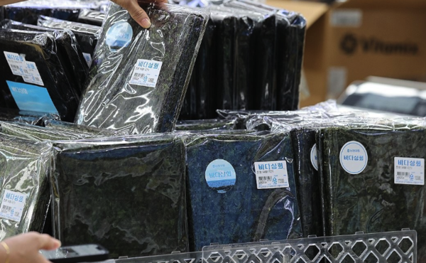 수협중앙회와 오리온이 김 합작법인 출범을 앞둬 시장 독과점 우려가 제기된다. 사진/연합뉴스