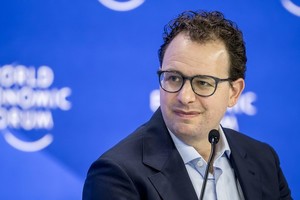 앤트로픽 CEO "AI 속도 늦춰라" 촉구...업계 술렁